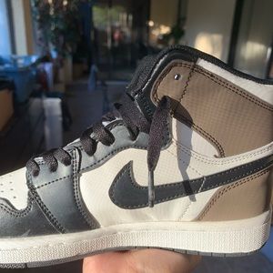 Brown Jordan 1